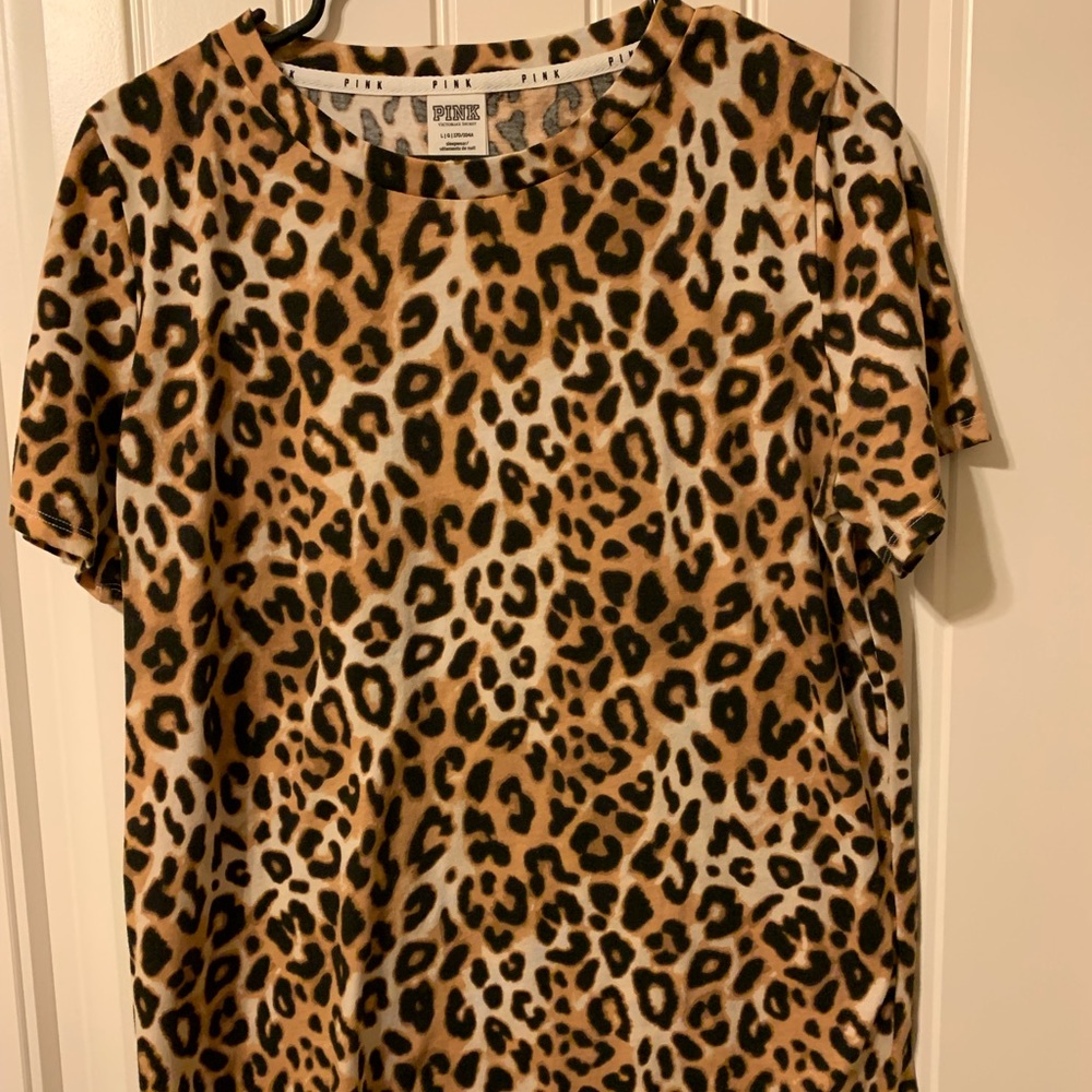 VS Pink Tee